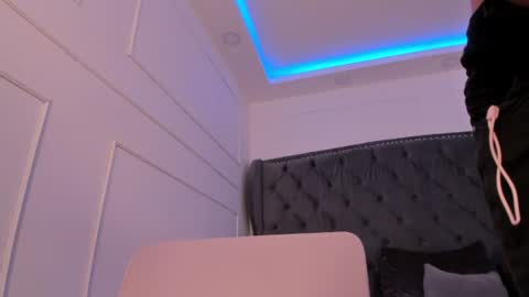 Snapshot of mae_lyra chatting on 28, 7, 2026 Mae Lyra online show from 28, 7, 2026