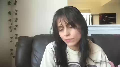 Snapshot of maebaemoon chatting on 15, 10, 2025 Mae Bae online show from 15, 10, 2025