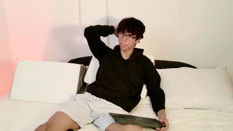 Snapshot of mael_twink chatting on 22, 7, 2026 Mael online show from 22, 7, 2026