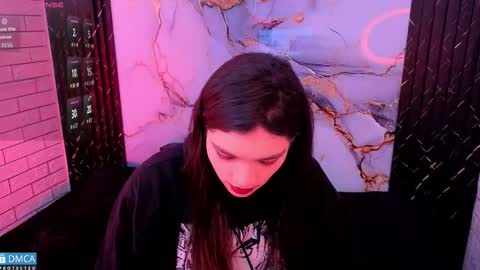 Snapshot of maevekuro chatting on 14, 2, 2026 maevekuro online show from 14, 2, 2026