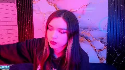 Snapshot of maevekuro chatting on 3, 3, 2026 maevekuro online show from 3, 3, 2026