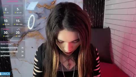 Snapshot of maevekuro chatting on 18, 4, 2026 maevekuro online show from 18, 4, 2026