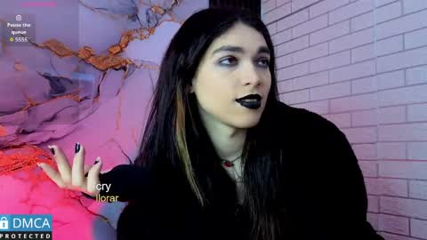 Snapshot of maevekuro chatting on 8, 5, 2026 maevekuro online show from 8, 5, 2026
