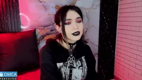 Snapshot of maevekuro chatting on 1, 7, 2026 maevekuro online show from 1, 7, 2026