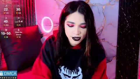 Snapshot of maevekuro chatting on 9, 7, 2026 maevekuro online show from 9, 7, 2026