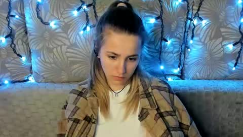 Snapshot of maggiecake chatting on 15, 5, 2026 Maggie online show from 15, 5, 2026