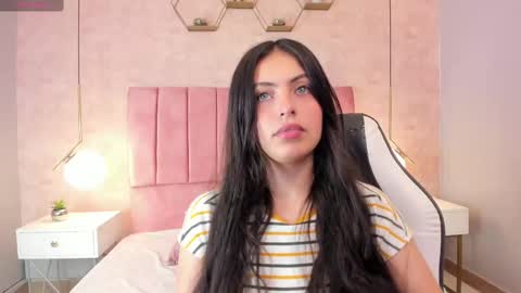 Snapshot of magic_fernanda chatting on 4, 3, 2025 Fer online show from 4, 3, 2025