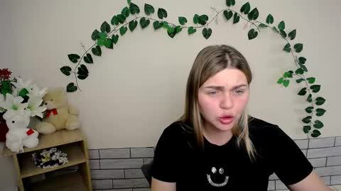 Snapshot of magic_katarina_ chatting on 18, 12, 2024 magic_katarina_ online show from 18, 12, 2024