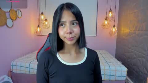 Snapshot of magic_oliviah chatting on 23, 6, 2026 Oliviah online show from 23, 6, 2026