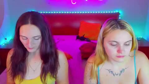 Snapshot of magiceyess chatting on 14, 12, 2024 Lili and Bella online show from 14, 12, 2024