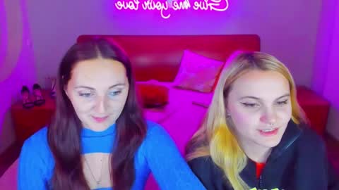 Snapshot of magiceyess chatting on 17, 12, 2024 Lili and Bella online show from 17, 12, 2024