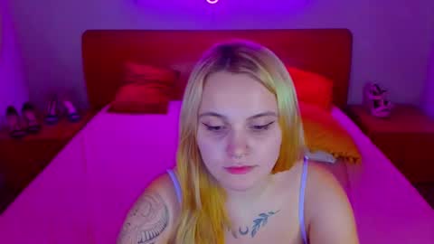 Snapshot of magiceyess chatting on 21, 12, 2024 Lili and Bella online show from 21, 12, 2024