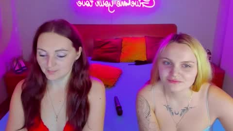 Snapshot of magiceyess chatting on 11, 1, 2025 Lili and Bella online show from 11, 1, 2025