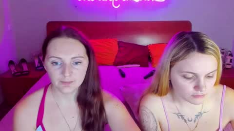 Snapshot of magiceyess chatting on 2, 2, 2025 Lili and Bella online show from 2, 2, 2025