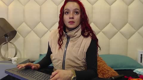 Snapshot of maiapark chatting on 2, 2, 2025 Maia online show from 2, 2, 2025