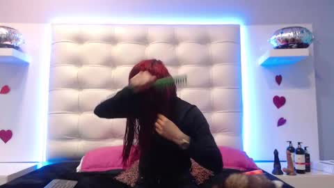 Snapshot of maiapark chatting on 2, 3, 2025 Maia online show from 2, 3, 2025