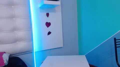 Snapshot of maiapark chatting on 11, 3, 2025 Maia online show from 11, 3, 2025