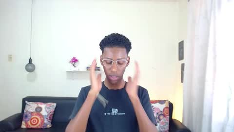 Snapshot of maiki18 chatting on 28, 1, 2025 I am Maik online show from 28, 1, 2025