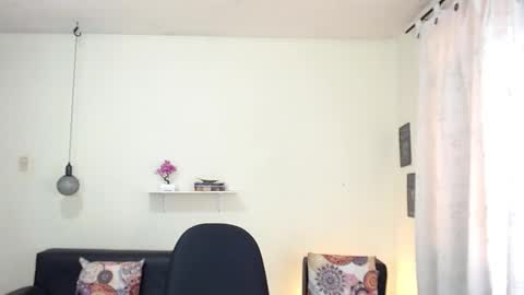 Snapshot of maiki18 chatting on 1, 2, 2025 I am Maik online show from 1, 2, 2025