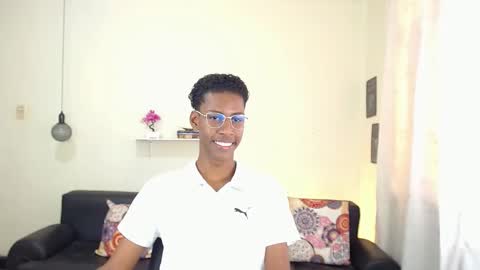 Snapshot of maiki18 chatting on 3, 2, 2025 I am Maik online show from 3, 2, 2025