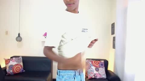 Snapshot of maiki18 chatting on 15, 2, 2025 I am Maik online show from 15, 2, 2025