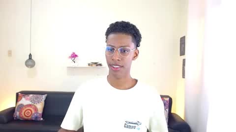 Snapshot of maiki18 chatting on 18, 2, 2025 I am Maik online show from 18, 2, 2025