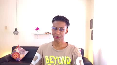 Snapshot of maiki18 chatting on 25, 2, 2025 I am Maik online show from 25, 2, 2025