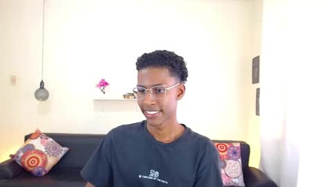 Snapshot of maiki18 chatting on 27, 2, 2025 I am Maik online show from 27, 2, 2025