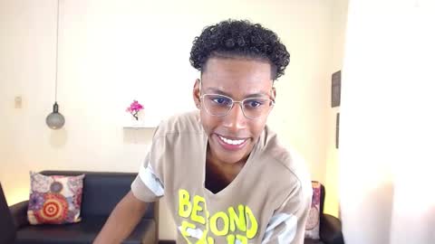 Snapshot of maiki18 chatting on 5, 3, 2025 I am Maik online show from 5, 3, 2025