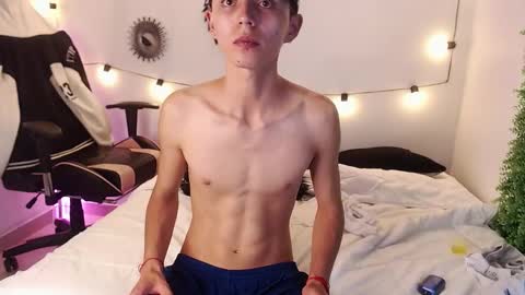 Snapshot of maiky_cooper chatting on 8, 2, 2025 Maiky Cooper online show from 8, 2, 2025