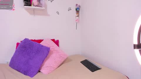 mailyn bakerrr  online show from 26, 3, 2026