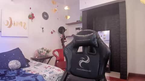 Carolina Barrantes Munera online show from 6, 3, 2025