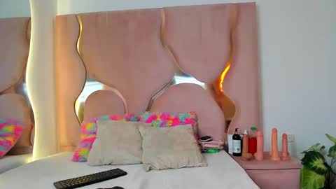 Snapshot of maiteht chatting on 10, 3, 2025 maite online show from 10, 3, 2025