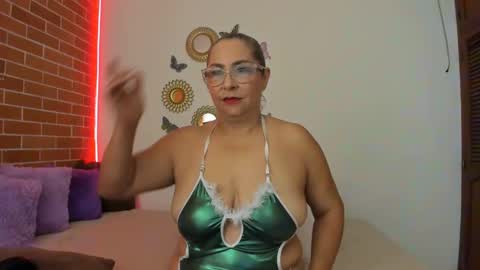 Snapshot of maja_hills chatting on 22, 12, 2024 maja_hills online show from 22, 12, 2024