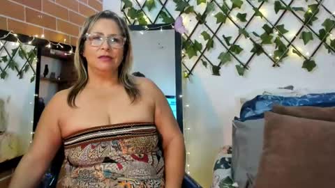 Snapshot of maja_hills chatting on 4, 3, 2025 maja_hills online show from 4, 3, 2025