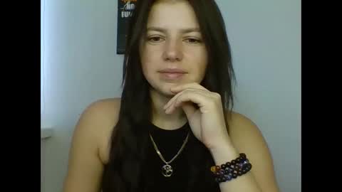 make_mesmile online show from 25, 11, 2025