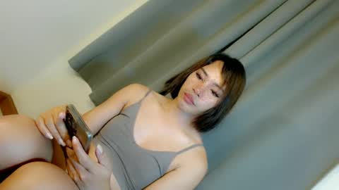 Snapshot of makeit_reyn chatting on 23, 6, 2026 Reyn online show from 23, 6, 2026