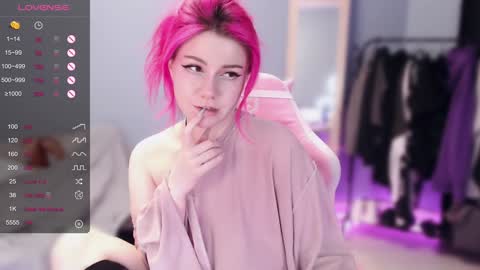 Snapshot of makelovenotwarbitchess chatting on 10, 1, 2025 Ruby online show from 10, 1, 2025