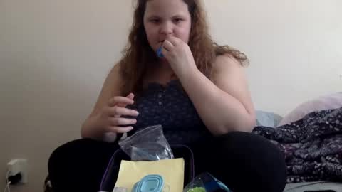 Snapshot of makemesquirt06 chatting on 24, 9, 2025 makemesquirt06 online show from 24, 9, 2025