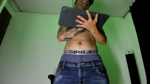 Snapshot of male_pussy chatting on 14, 12, 2024 ADAM online show from 14, 12, 2024