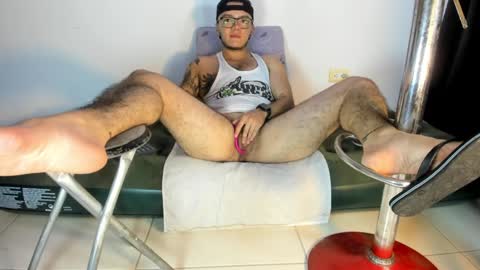 Snapshot of male_pussy chatting on 18, 1, 2025 ADAM online show from 18, 1, 2025