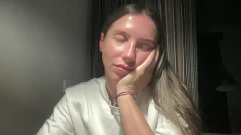 Snapshot of malina568708 chatting on 15, 10, 2025 malina568708 online show from 15, 10, 2025