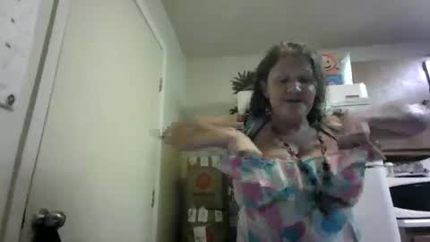 Snapshot of malinda702 chatting on 15, 9, 2025 malinda702 online show from 15, 9, 2025
