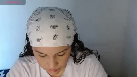 MI INSTAGRAM soy glory01 online show from 2, 4, 2026