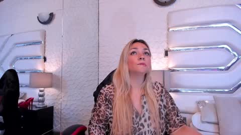 MalorySweet  online show from 11, 1, 2025