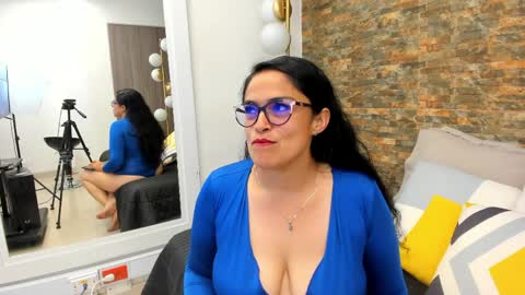 Snapshot of malurivers chatting on 7, 4, 2026 Milu online show from 7, 4, 2026