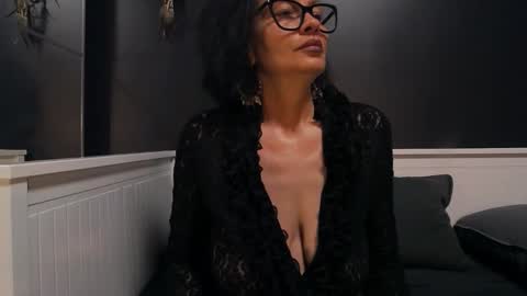 ioana love online show from 15, 4, 2026