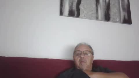 Snapshot of mambow99 chatting on 12, 10, 2025 OLDMANFREE online show from 12, 10, 2025