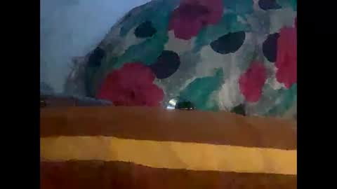 Snapshot of mamoubz chatting on 12, 10, 2025 Clone online show from 12, 10, 2025