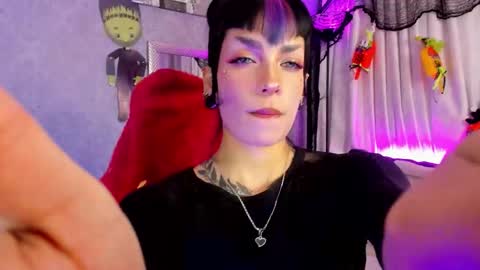   online show from 24, 10, 2025